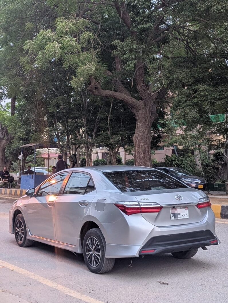 
								Used 2018 Toyota Corolla full									