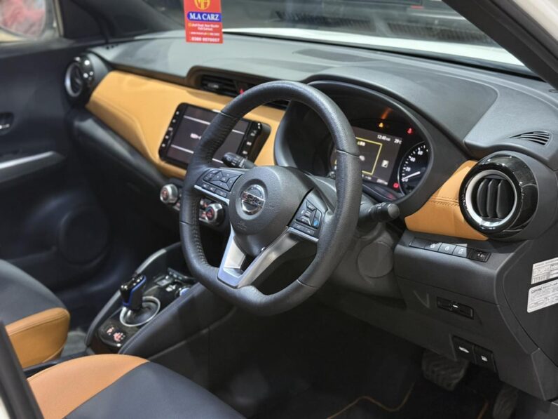
								fresh import 2020 Nissan Kicks full									
