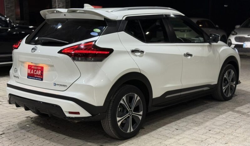 
								fresh import 2020 Nissan Kicks full									