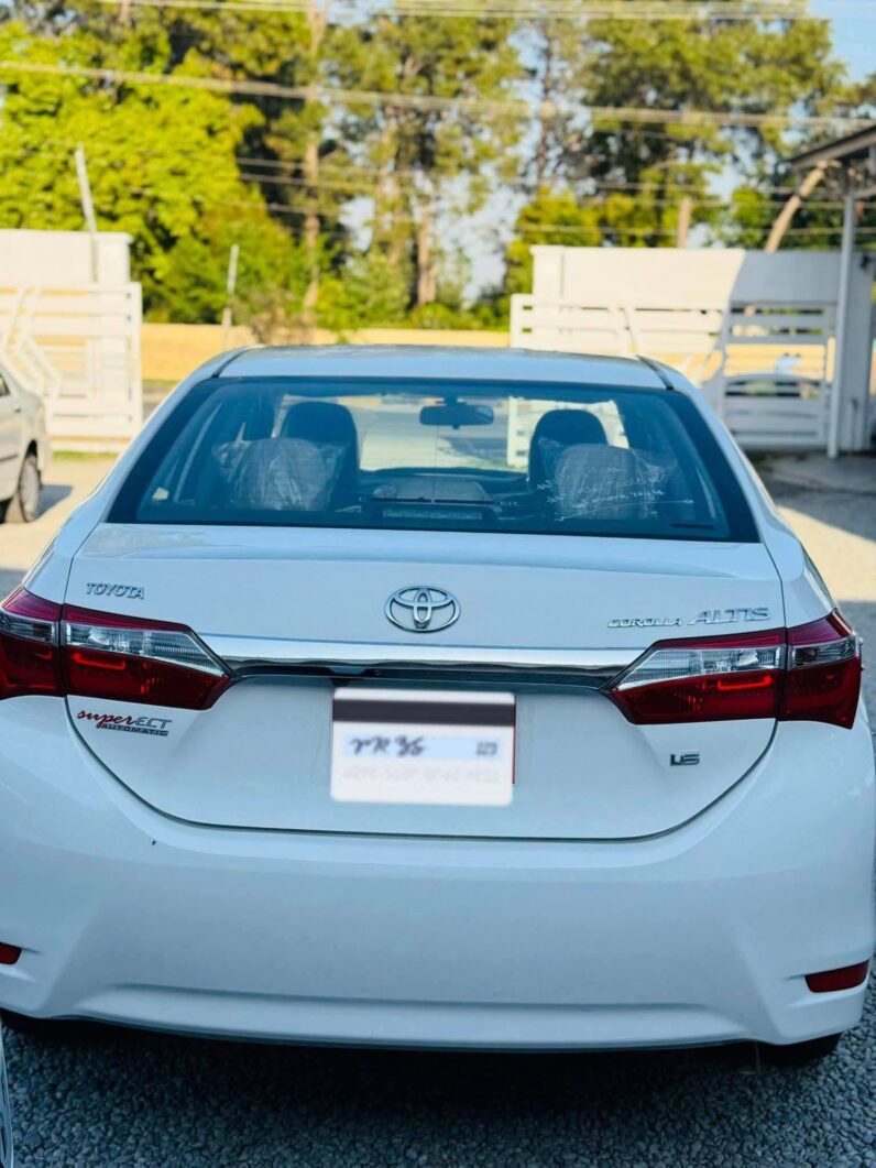 
								Used 2017 Toyota Corolla full									