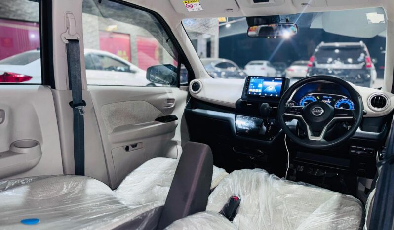 
								New 2022 Nissan Dayz full									