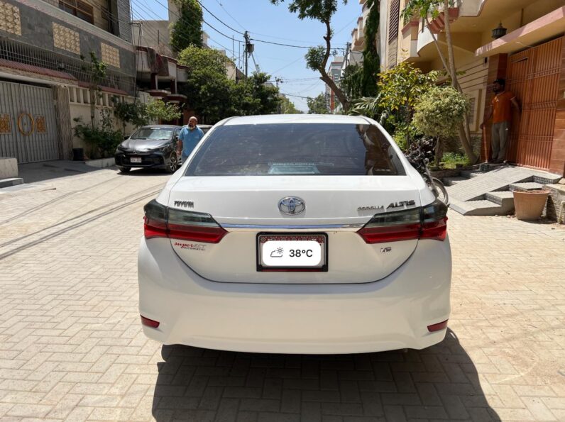 
								Used 2018 Toyota Corolla full									