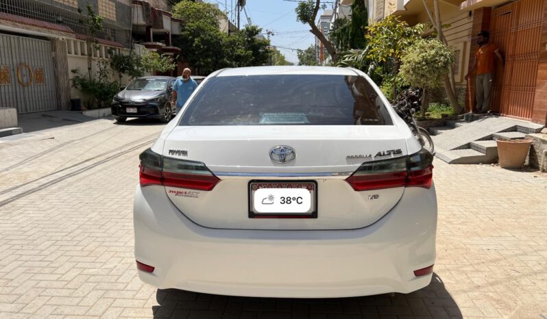 
								Used 2018 Toyota Corolla full									