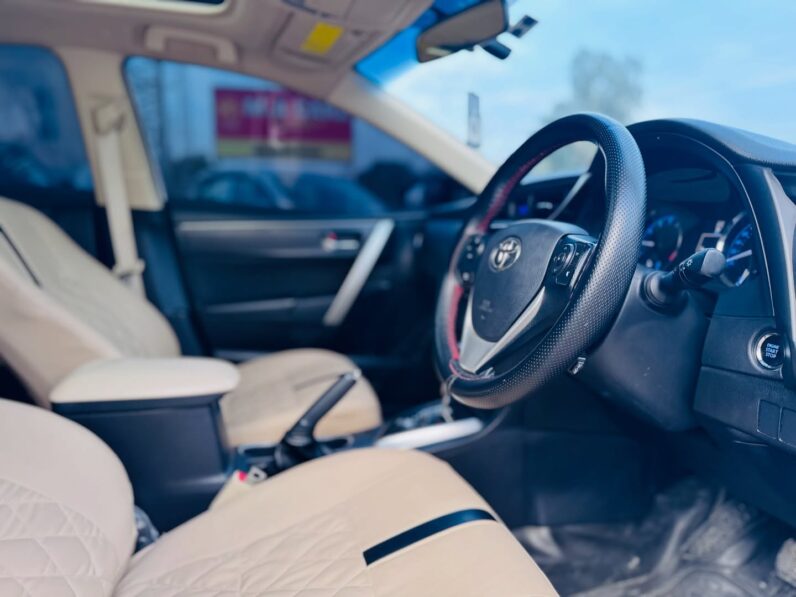 
								Used 2020 Toyota Corolla full									
