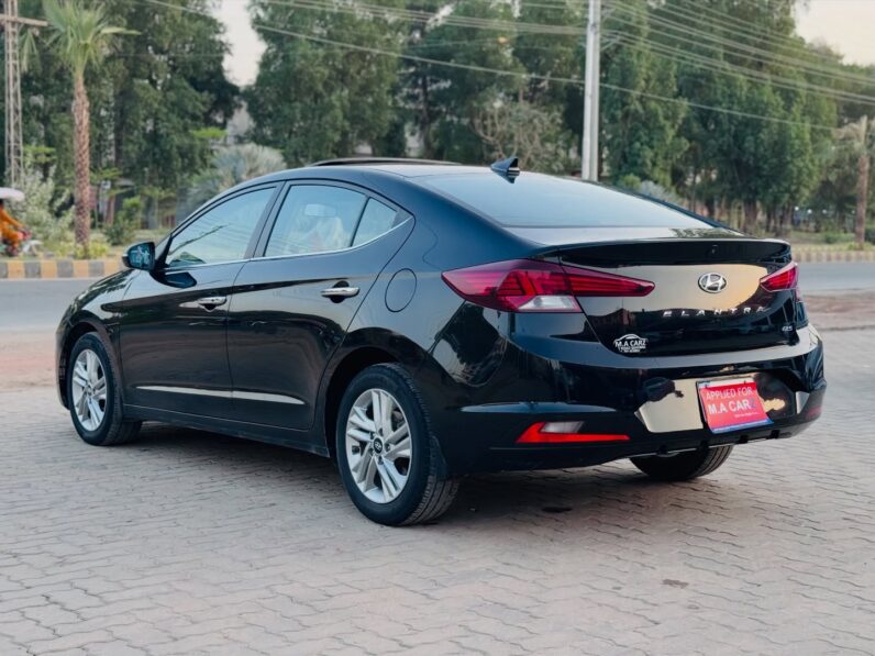 
								New 2021 Hyundai Elantra full									