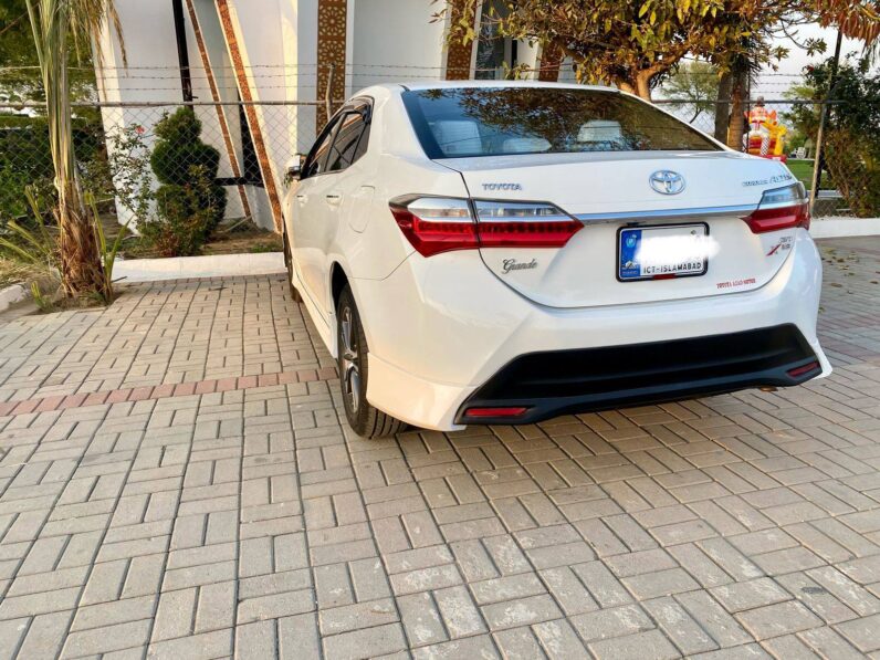 
								Used 2018 Toyota altis full									