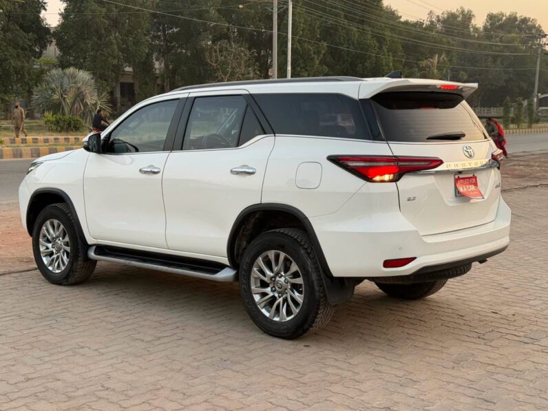 
								Used 2022 Toyota Fortuner full									