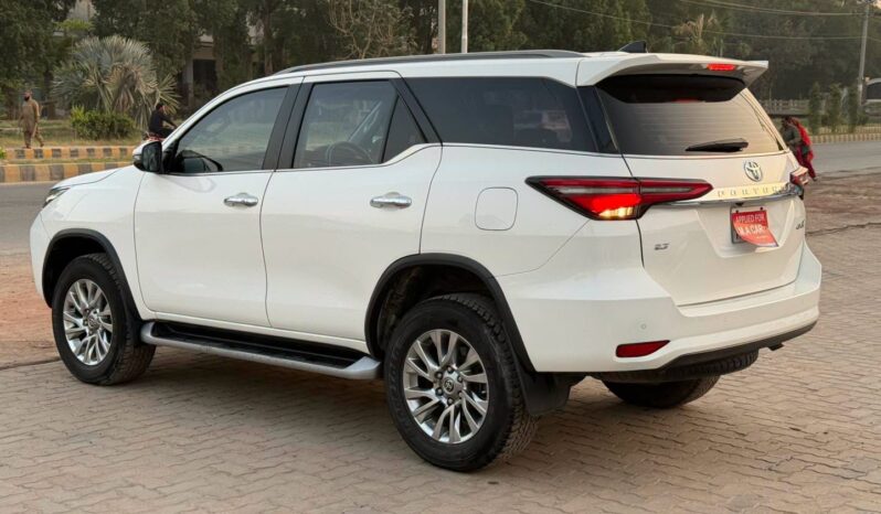 
								Used 2022 Toyota Fortuner full									