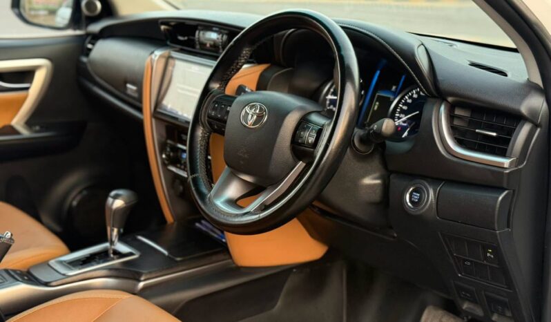 
								Used 2022 Toyota Fortuner full									