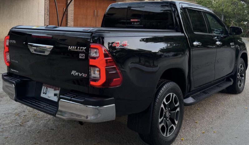
								Used 2021 Toyota Hilux full									