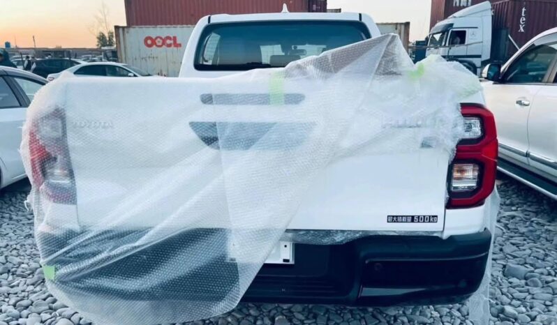 
								New 2024 Toyota Hilux full									