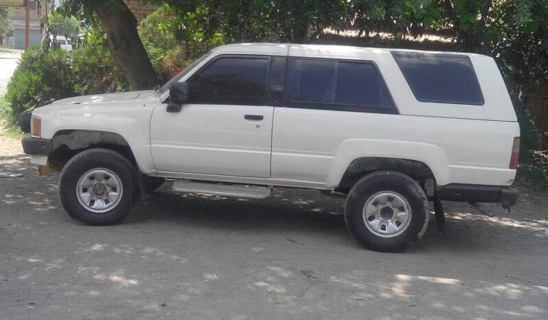 
								Used 1985 Toyota Hilux full									