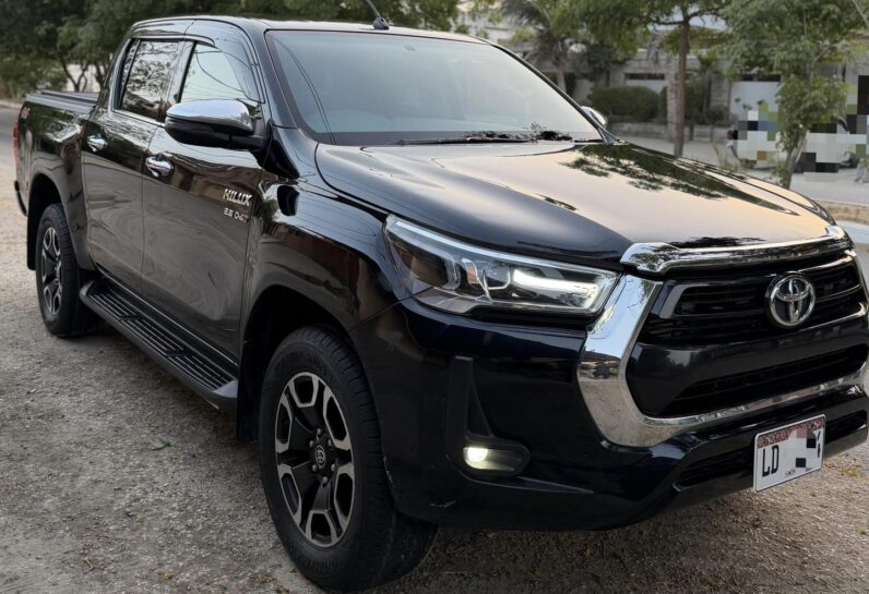 
								Used 2021 Toyota Hilux full									