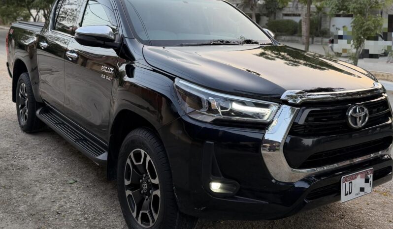 
								Used 2021 Toyota Hilux full									