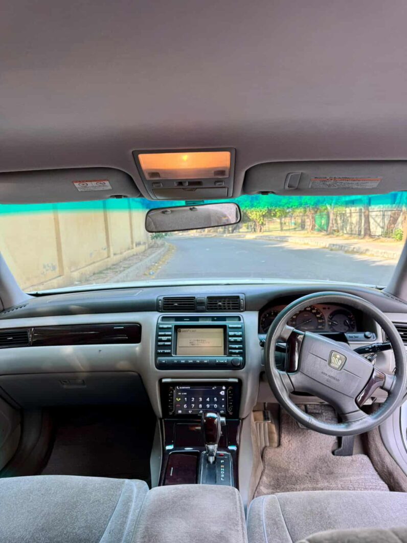 
								Used 2003 Toyota Crown full									