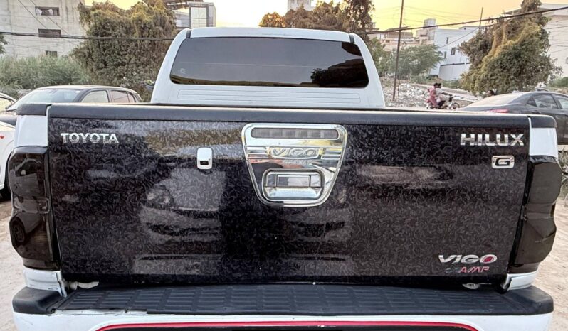
								Used 2013 Toyota Hilux full									