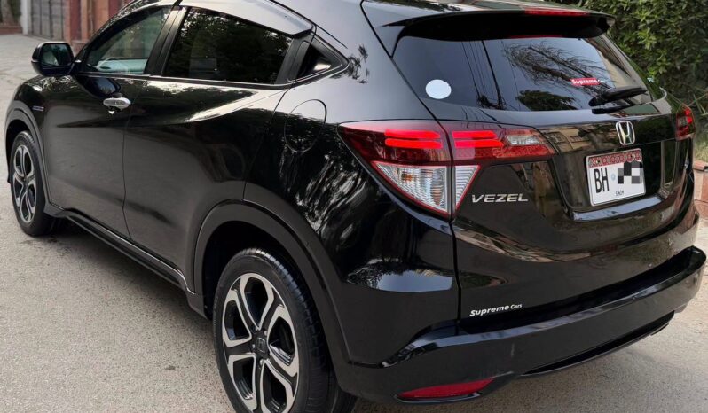 
								Used 2015 Honda vezel full									