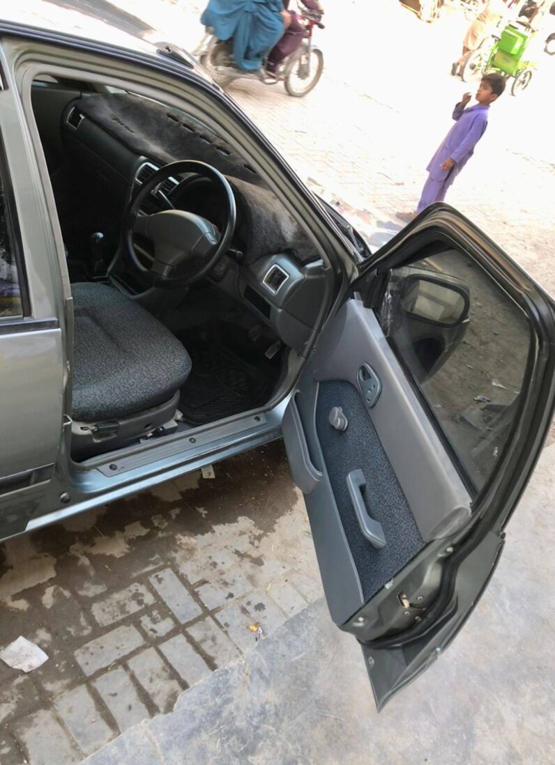 
								Used 2005 Suzuki Cultus full									