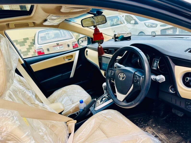 
								Used 2018 Toyota Corolla full									