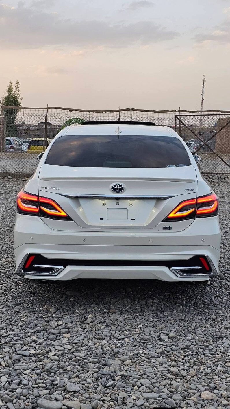 
								Used 2019 Toyota Crown full									