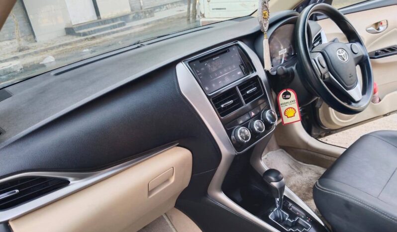 
								New 2021 Toyota Yaris full									