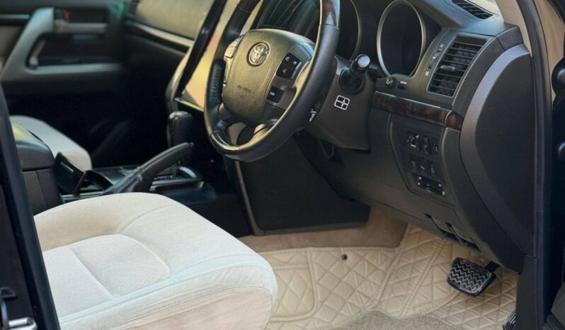 
								Used 2014 Toyota Land Cruiser full									