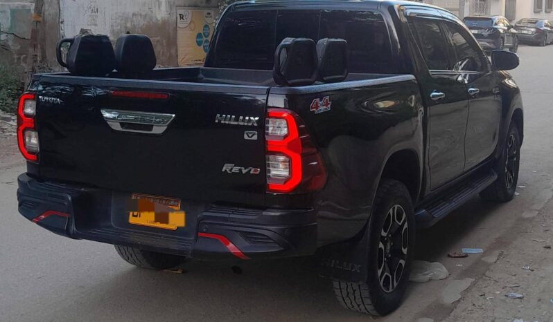 
								Used 2022 Toyota Hilux full									
