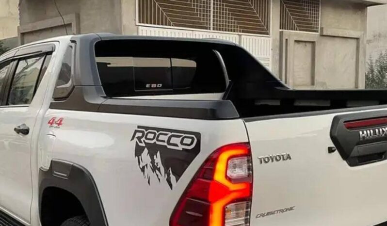 
								New 2023 Toyota Hilux full									
