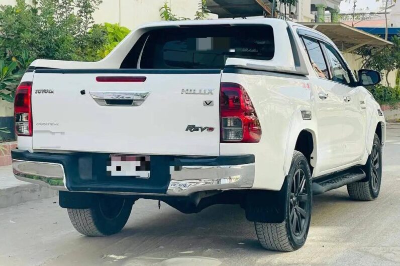 
								Used 2019 Toyota revo full									