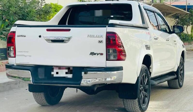
								Used 2019 Toyota revo full									