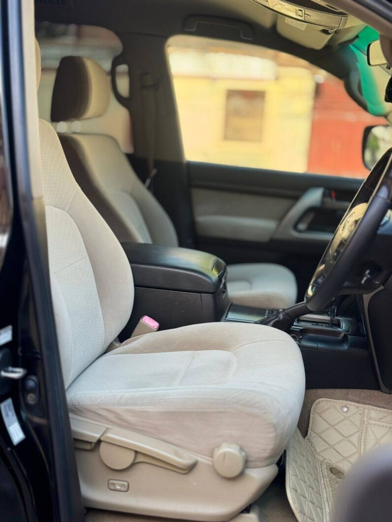 
								Used 2014 Toyota Land Cruiser full									