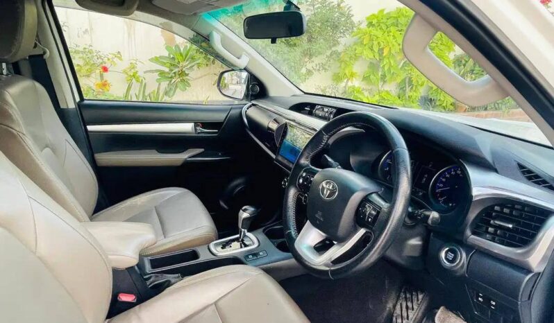 
								Used 2019 Toyota revo full									