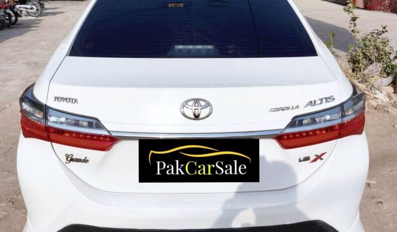 
								Used 2018 Toyota Corolla full									