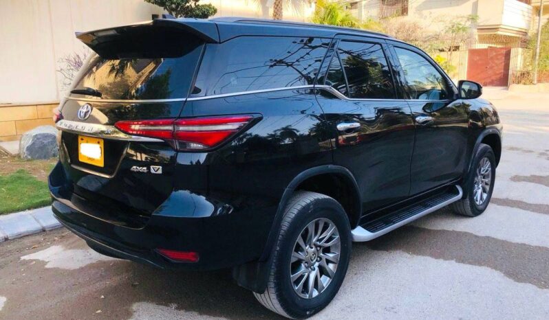 
								Used 2021 Toyota Fortuner full									