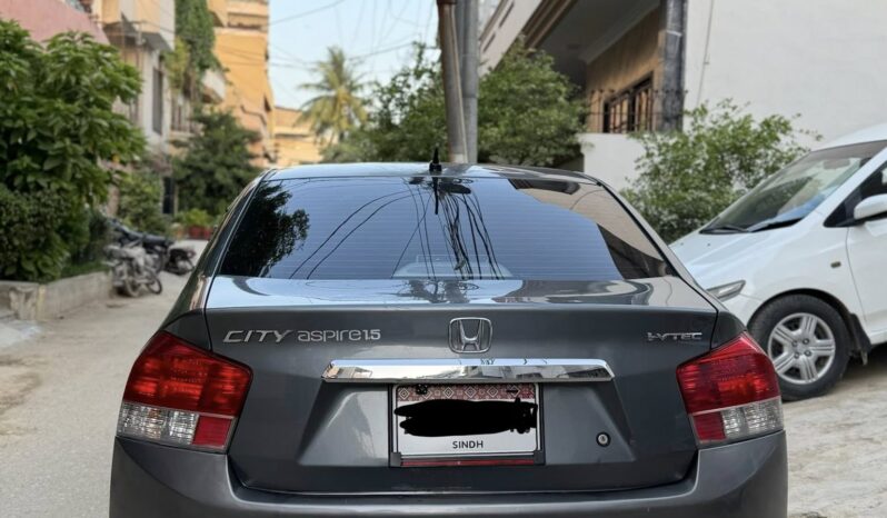 
								Used 2013 Honda City full									