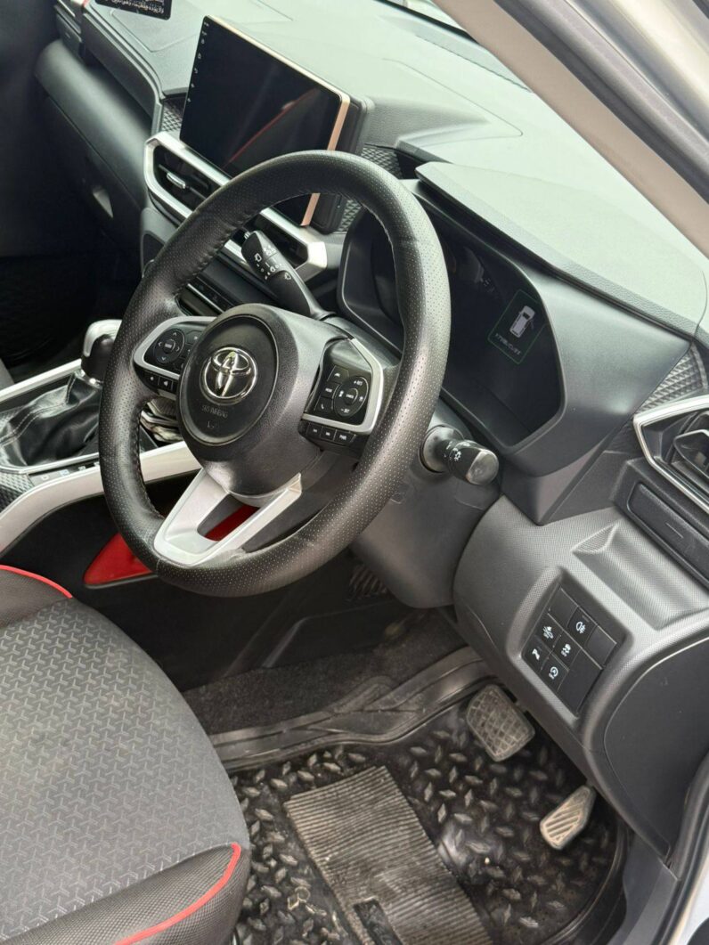 
								Used 2019 Toyota Raize z full									