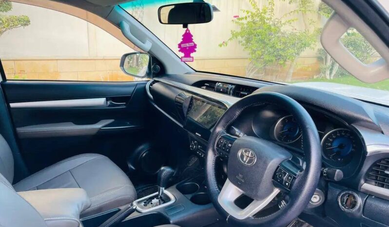 
								Used 2017 Toyota Land Cruiser full									