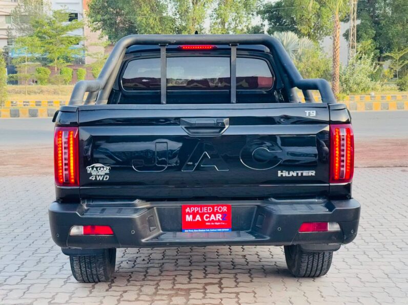
								Used 2025 Jac hunter full									