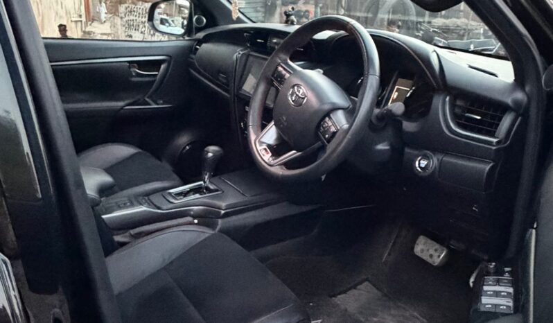 
								Used 2024 Toyota Fortuner full									