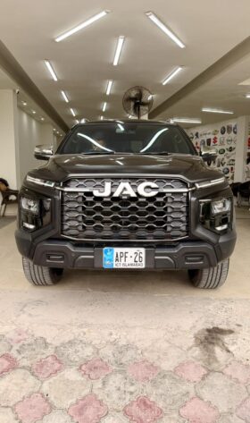 Used 2025 Jac hunter