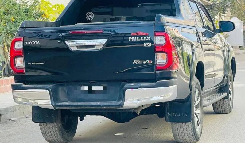 
								Used 2022 Toyota Hilux full									