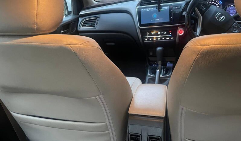
								Used 2022 Honda City full									