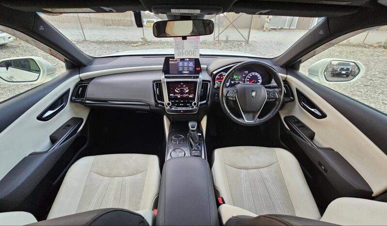
								Used 2019 Toyota Crown full									