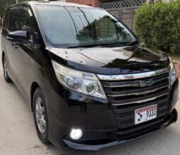 Used 2015 Toyota noah