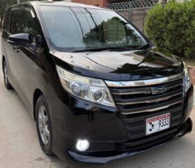 Used 2015 Toyota noah