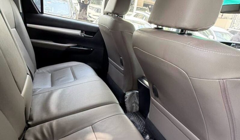 
								Used 2016 Toyota revo full									