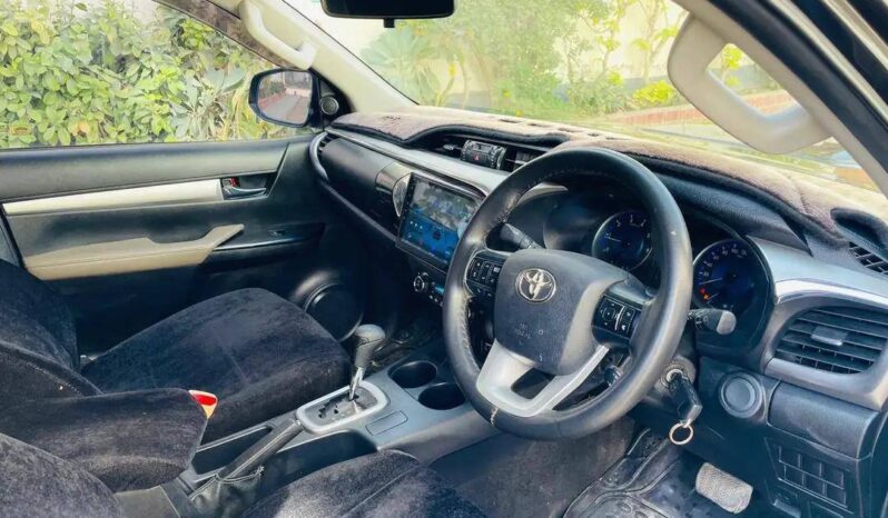 
								Used 2022 Toyota Hilux full									