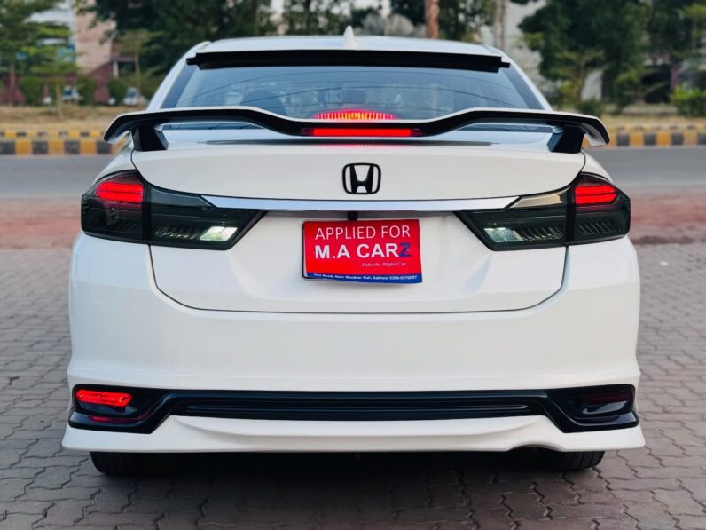 
								Used 2024 Honda City full									