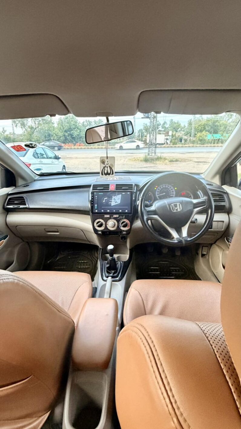 
								Used 2015 Honda City full									