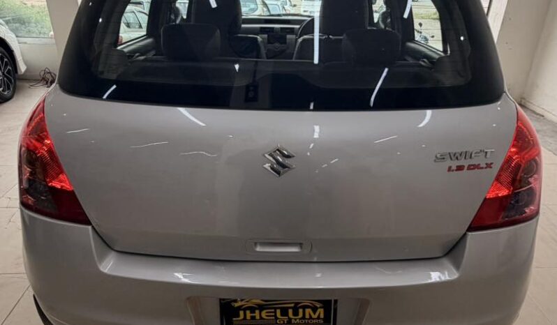 
								Used 2015 Suzuki Swift full									